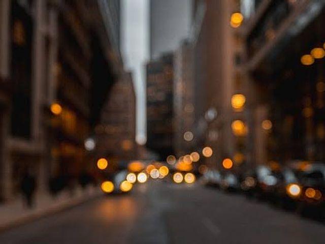 Image deblurring